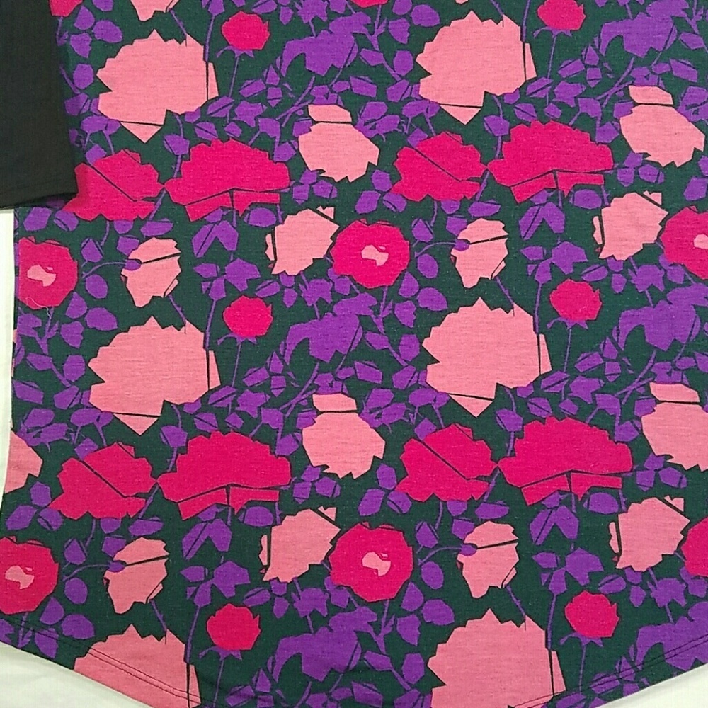 LULAROE Randy Tee. Size Medium - Picture 4 of 7
